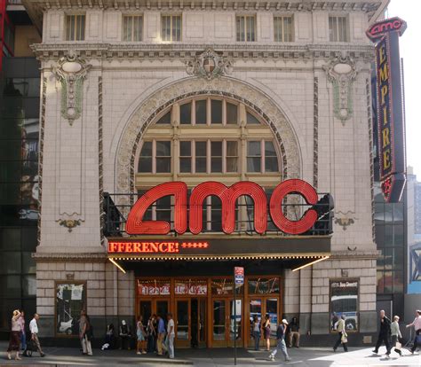 Landmark theatres counts 252 screens, 53 theatres in 27 markets across the u.s. AMC Theatres