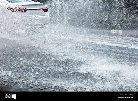 Car Water Splash Hi Res Stock Photography And Images Alamy