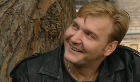 Когда ему было 14 лет, его семья уехала оттуда. Дмитрий Быковский: личная жизнь / Личная-Жизнь.ру