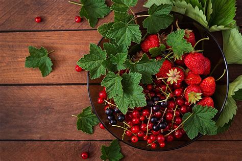 Desktop Wallpapers Currant Strawberry Food Berry