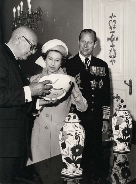 When i heard they were touring with al, i was a little skeptical. Queen Elizabeth visits Finland for the first time - A Tale ...