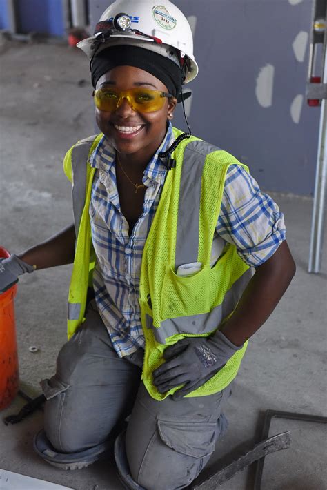 I don't want to come across as rude but at the same. Hey, New York Times, Women Wear Hard Hats, Too! - DISTRICT 70