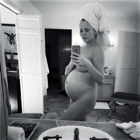 Chrissy Teigen Nude Hot Photo Thefappening