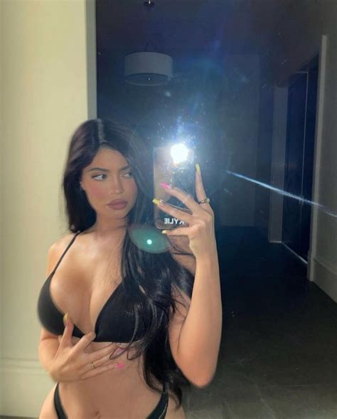 Kylie Jenner Sexy Selfie In Black Lingerie 3 Photos The Fappening