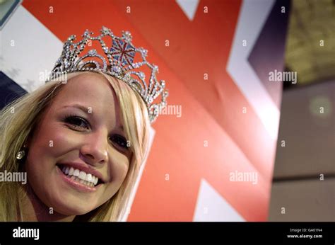 Rachael Tennent Miss Aberdeen Is Crowned Miss Great Britain 2007 At