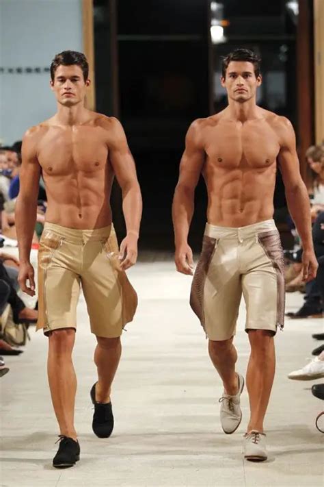OMG They Re Naked Twin Fashion Models Juan Cesar Hortoneda OMG BLOG