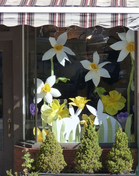 Pin By Hanhappyland On Dancing With Daffodils Easter Window Display