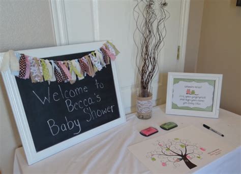 Baby shower guestbook fingerprint tree with baby owl baby. Baby Shower Banners Idea: Scrap Fabric Banner