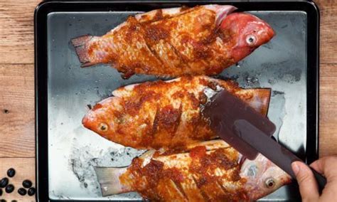 Uleg kasar bumbu yg disangrai td kemudian masak lg, masukkan tomat, air panas, beri gula. Resep Ikan Nila Bakar Kecap Pedas - Masak Apa Hari ini?