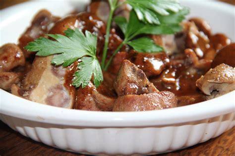 ROGNON DE VEAU AU PINEAU SAUCE MOUTARDE