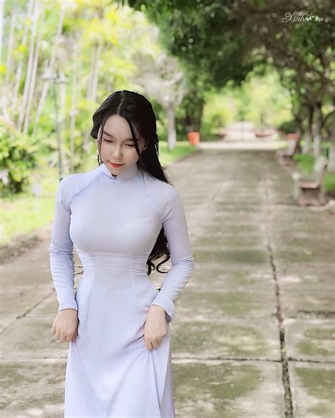 Hot Girl Dân Trần Khoe Vóc Dáng Nuột Nà Thắt đáy Lưng Ong Với Bộ áo