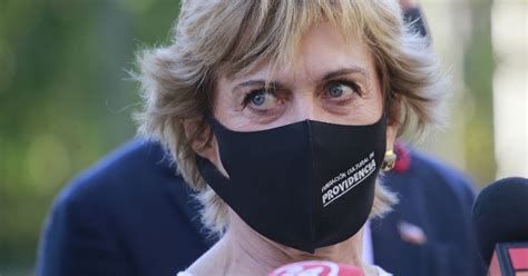 Evelyn matthei aseguró que no irá a las primarias de chile vamos, pero no bajará su candidatura respecto a si ella votará por joaquín lavín en una eventual primaria, evelyn dijo que su voto es. Matthei descartó bajar candidatura presidencial por secretaría