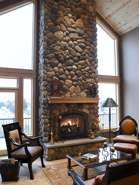 We just bought a new house that we love, but we are not quite as keen on the exterior of the house. River Rock Fireplace | Mi Casa | Pinterest