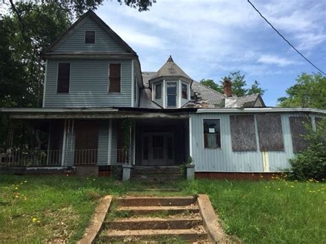 Search for fixer upper homes, cheap houses for sale and fixer upper, nationwide on foreclosure.com. Houston Street Fixer Upper | CIRCA Old Houses | Old Houses ...