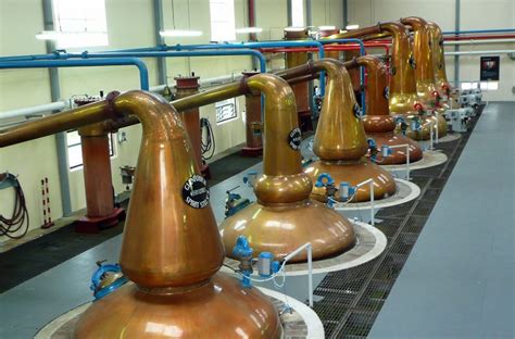 Famous 15 Ireland Whiskey Distilleries To Visit By Road Urban Splatter