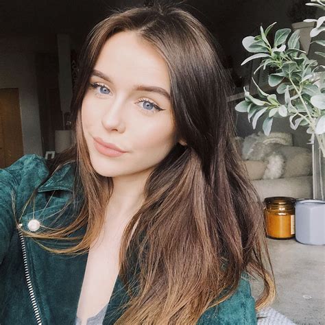 Inside biography 1 who is acacia brinley? 97.6 mil curtidas, 261 comentários - Acacia Brinley Clark ...