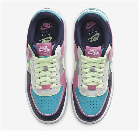 Adding twice the details in bubblegum pink. Nike imagine une Air Force 1 Shadow "Oracle Aqua" - Le ...