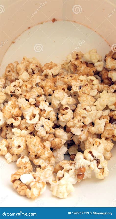 Popcorn Close Up Stock Image Image Of Buttered Popcorn 142767719