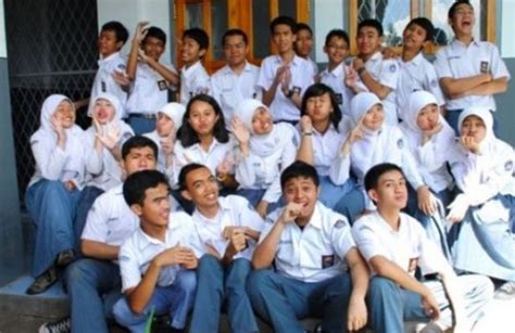 Caption atau keterangan selalu disediakan setiap kamu ingin posting foto atau video ke media sosial pribadi. √ Caption Instagram Anak IPA Lucu Gokil Keren Terbaru ...