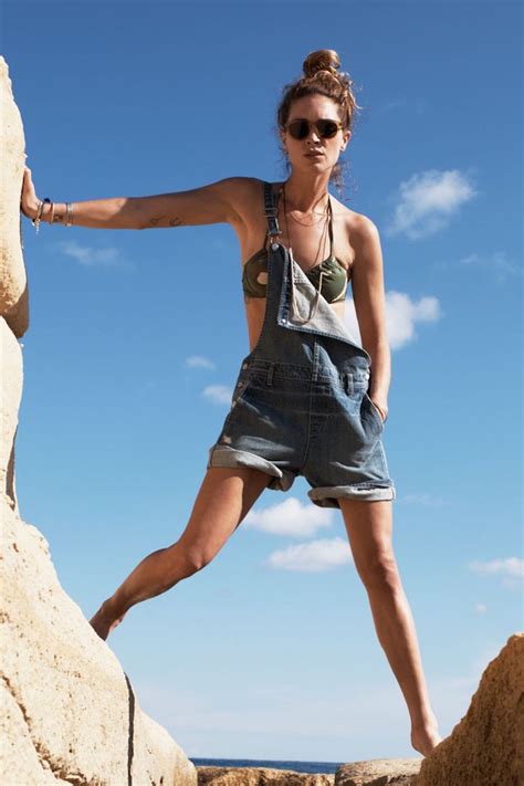 N'hésitez pas à consulter notre top vente chaussures ainsi que les chaussures grandes tailles dans nos rubriques. tenue de plage femme