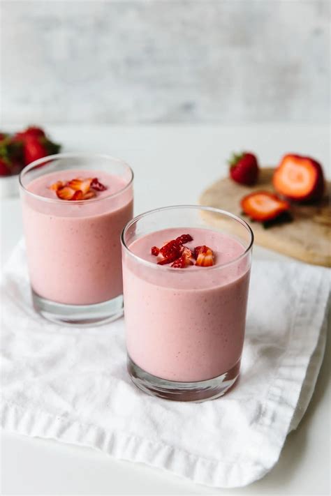 Strawberry Banana Smoothie Easy And Healthy Downshiftology