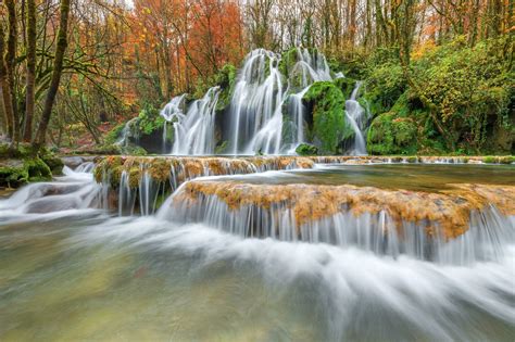 The company was founded in 1931 by leo henzirohs. Photo du Jura en Automne - Jura Tourisme