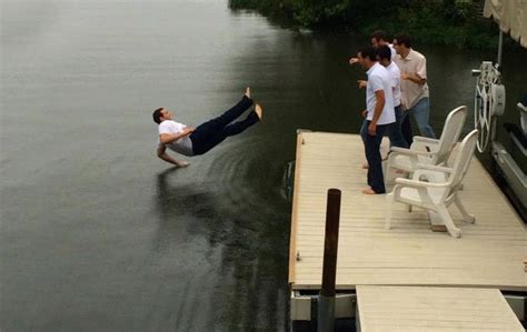 The 25 Most Perfectly Timed Photos Ever Taken Daily Digest