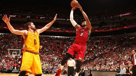 Video Dwyane Wade Throws Down Putback Dunk Over Kevin Love Sports
