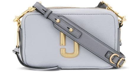 Shop our range of leather cross body bags on sale online at david jones. Marc Jacobs The Softshot 21 Crossbody Bag in Gray - Lyst