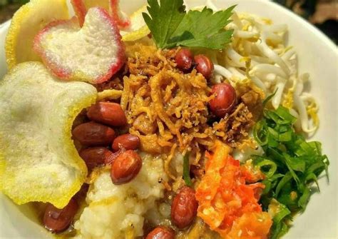 Bubur ayam biasanya memiliki rasa gurih. 5 Makanan Lezat Khas Indonesia Ini Mulai Langka, Ayo Dilestarikan!