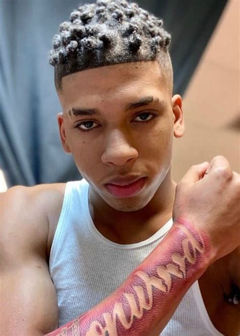His height is 1.85 m and his weight is 75 kg. NLE Choppa Height, Weight, Age, Body Statistics | Женщина