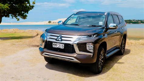 Spesifikasi & harga pajero sport dakar terbaru oktober 2020. New SUV Test Video - 2020 Mitsubishi Pajero Sport VRX ...