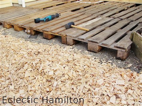 Diese erdarbeiten und vorbereitungen sind fürs anlegen der terrasse nötig. DIY mit Paletten Terrasse selbst gebaut,Terrasse selber ...