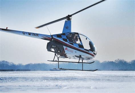 Helicopter Lessons 30 Minute R22 Learn To Fly Uk Exclusive Training