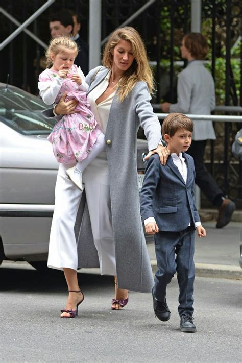 gisele bundchen with her daughter vivian and son ben 2016 gisele bündchen gisele model gisele
