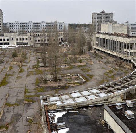 Eine neue schutzhülle um den reaktor von tschernobyl soll den austritt von radioaktiver ein alptraum wird wirklichkeit: Ukraine: Katastrophen-Tourismus in Tschernobyl - Bilder ...