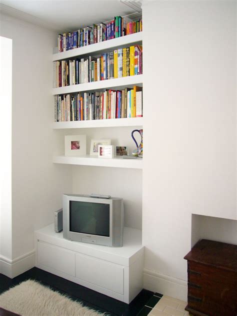 Check out these alternative ideas for living room alcoves. Alcove, fabulous for a bedroom....or hall space | Alcove ...