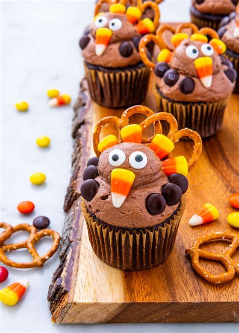 32 best thanksgiving cupcakes easy cupcake recipes for thanksgiving