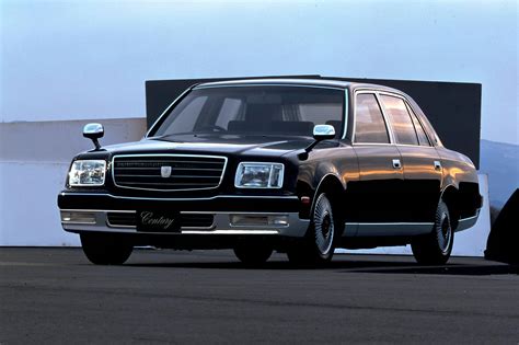 The V 12 Toyota Century Offers Timeless Luxury The Japanese Way