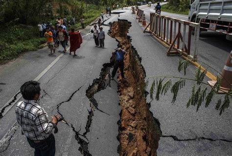 Earthquakes are among the most fearsome natural catastrophes on earth. 10 Facts About Earthquakes - Hosbeg.com