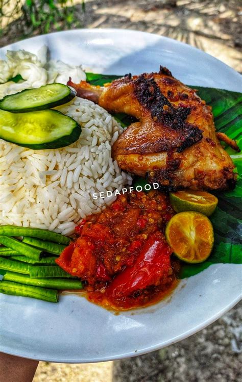 Lezatnya nasi gurih bisa kamu hadirkan di rumah. Resepi Nasi Ayam Penyet Sambal Asli Dari Indonesia Sedap Gila