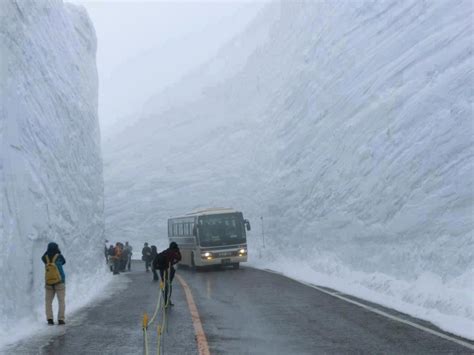 20 Meters Of Snowfall In Hokkaido Japan Snow In Japan Snow Japan Snow