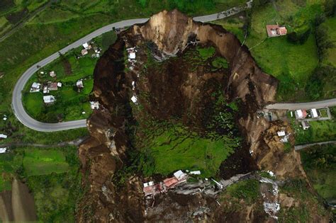 Killer Landslide In Ecuador Abs Cbn News