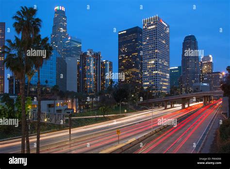Los Angeles Skyline Night Hi Res Stock Photography And Images Alamy