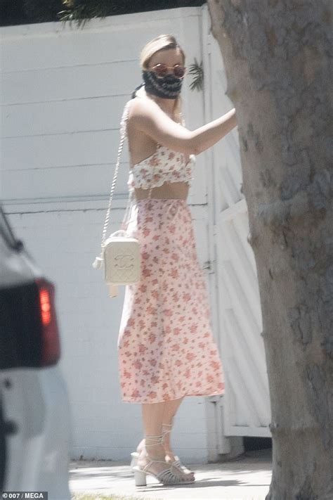 Margot Robbie Shows Off Her Toned Figure In A Floral Bralet And Midi Skirt Daily Mail Online
