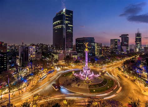 Al ser un monumento de gran belleza, es uno de los varios sitios de la ciudad de méxico seleccionados para tomar una foto de recuerdo. El Angel de la Independencia, Reforma, Mexico City, Mexico ...