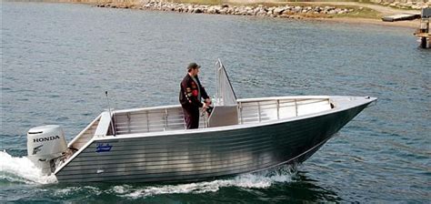All welded aluminum boats means there are no rivets or other seals or connections that weaken overtime, create leaks, and will eventually fail. Welded Aluminum Boats | Henley | Aluminum Boat Manufacturing