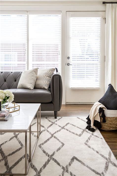 12 Design Tips For Taking Your Living Room From Cold To Ultra Cozy