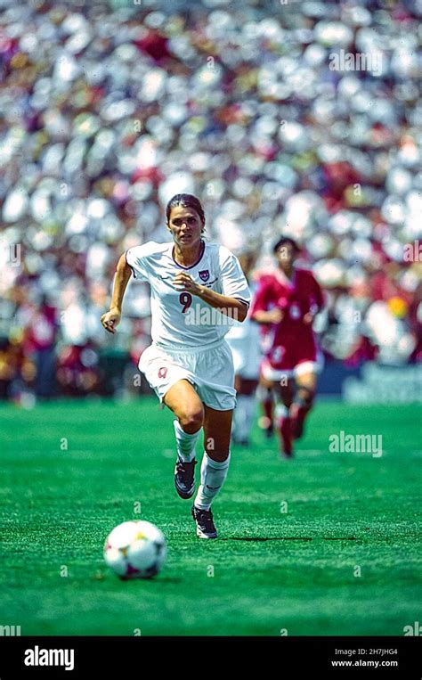 Mia Hamm Usa Competing In The 1999 Fifa Womens World Cup Soccer