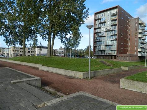 Recreatiecentrum zevenkampse ring gelegen aan de zevenkampse ring, aan de rand van rotterdam is een multifunctioneel centrum met een zwembad, sporthal, wellnessfaciliteiten en een. Rotterdam > Zevenkampse Ring luchtfoto's / foto's ...